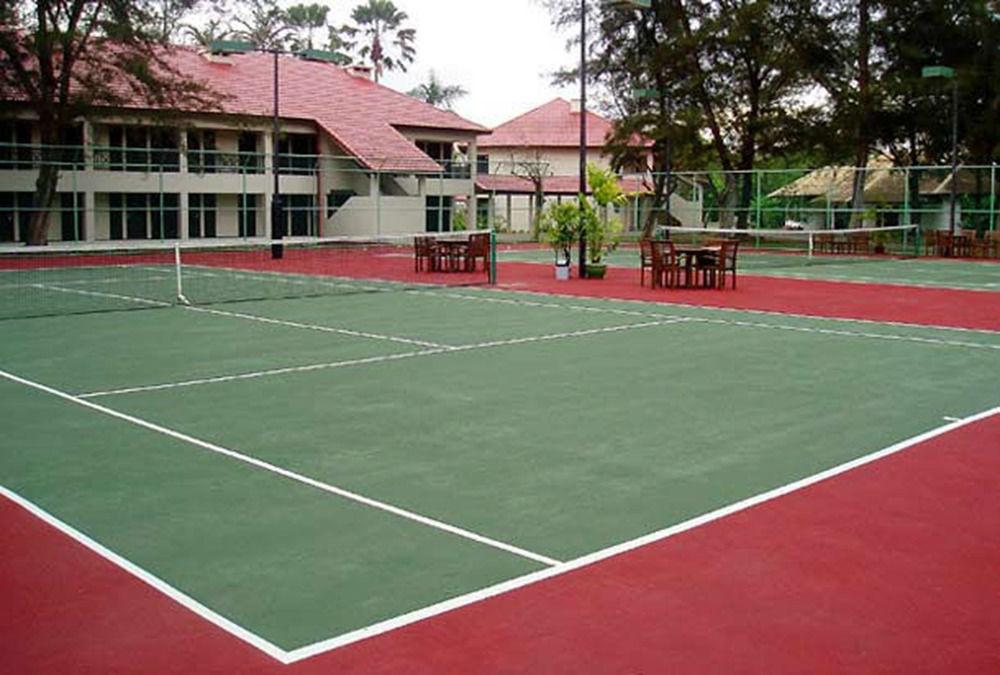 Miri Marriott Resort&Spa Exterior foto Tennis Courts