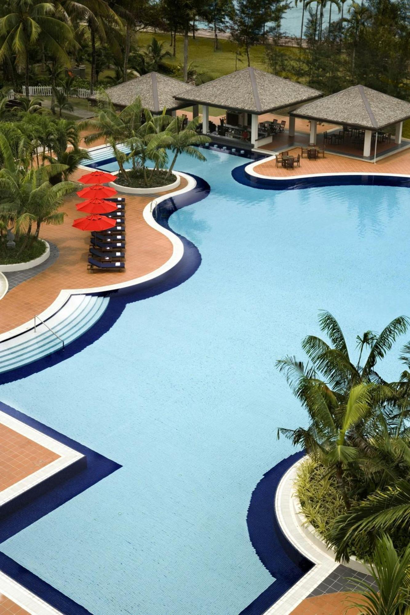 Miri Marriott Resort&Spa Exterior foto A swimming pool
