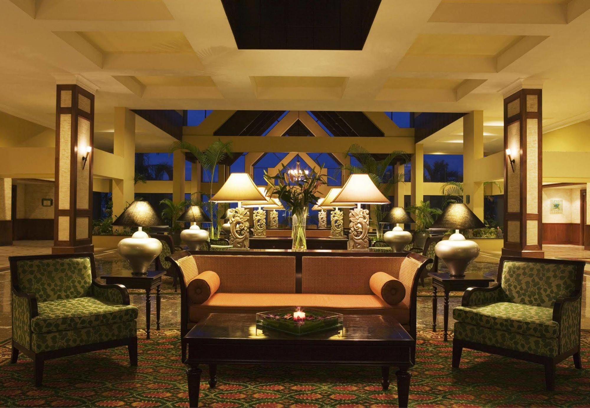 Miri Marriott Resort&Spa Interior foto The lobby of the hotel